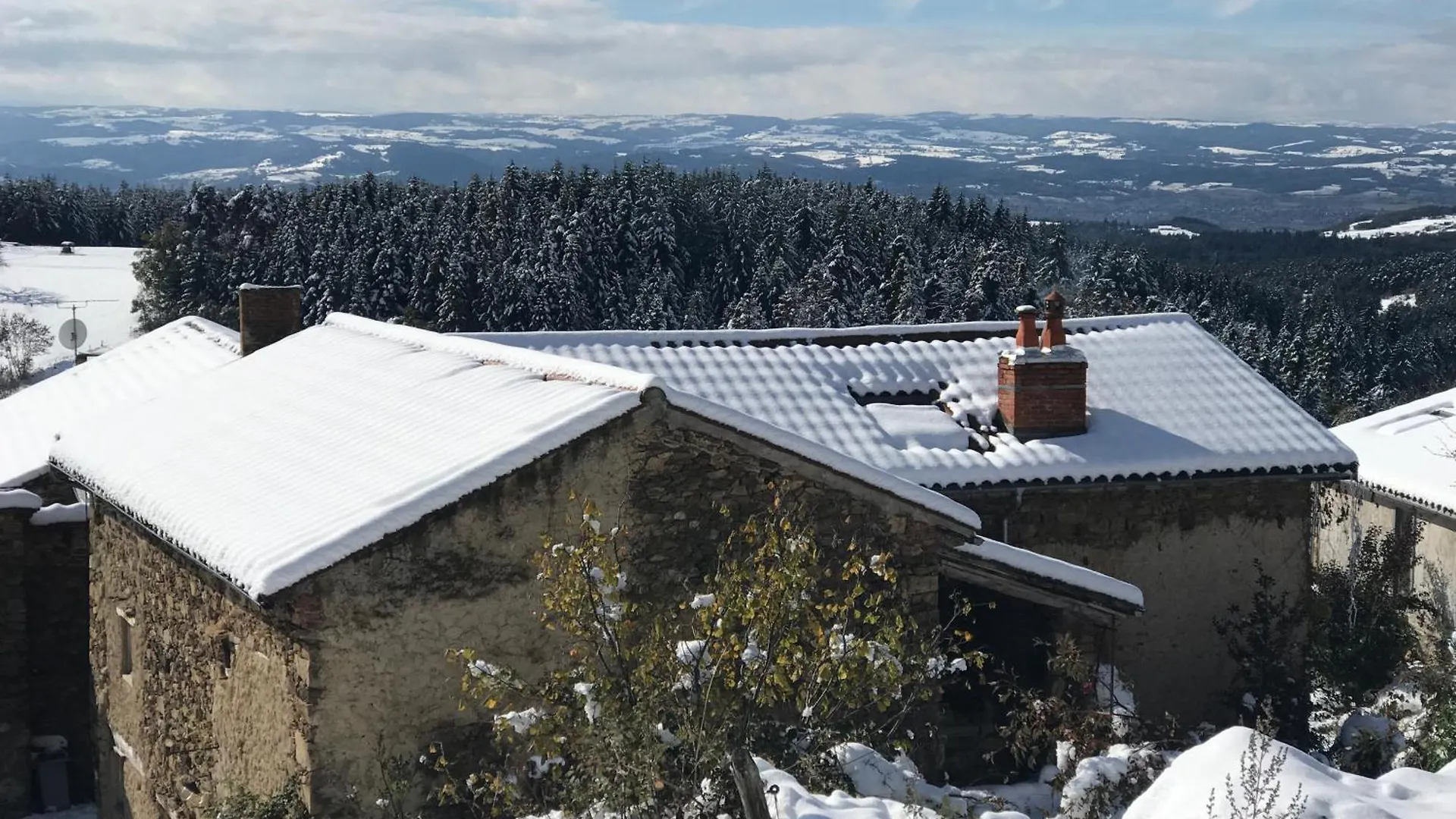 Holiday home Eco-Gite Cottage Panoramique, Terrasses, Baby Foot, 150 M2 Renove Et Agrandi En 2024, Activites Proposees Champagnac-le-Vieux
